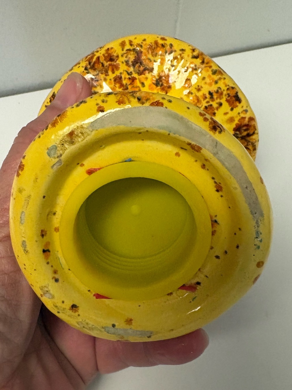 1970s Vintage Yellow Spatterware Ceramic Mushroom Shaker Kitchenware - Picture 3 of 4